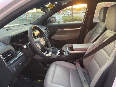 Used 2025 GMC Terrain Elevation w/ Elevation Premium Package image 7