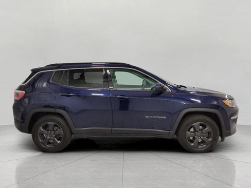 Used 2019 Jeep Compass Latitude w/ Cold Weather Group FWD image 12