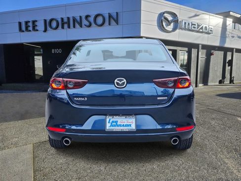 Used 2020 MAZDA MAZDA3 Sedan w/ Select Package FWD image 4