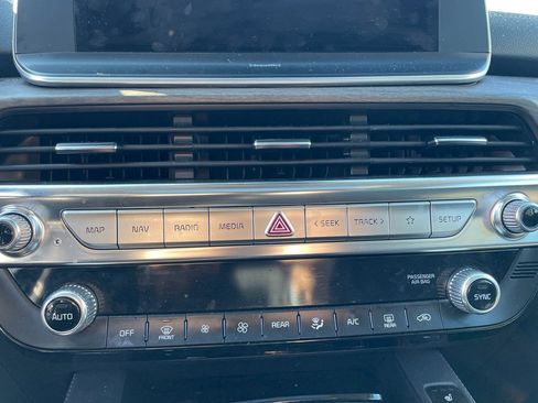 Used 2022 Kia Telluride EX w/ EX Premium Package image 11