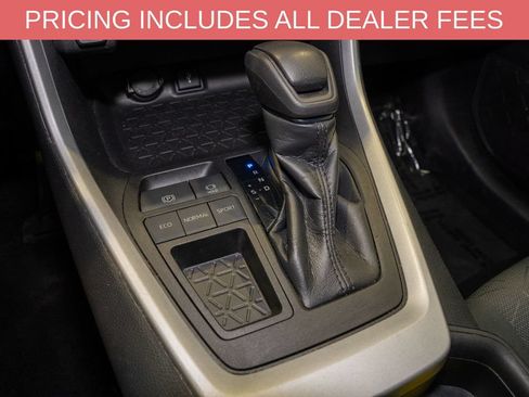 Used 2021 Toyota RAV4 XLE FWD image 15