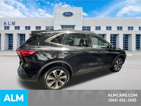 Used 2024 Ford Escape Platinum AWD/4WD image 5