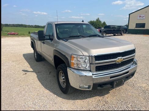 Used 2007 Chevrolet Silverado 2500 LT w/ Suspension Package, Off-Road AWD/4WD image 1