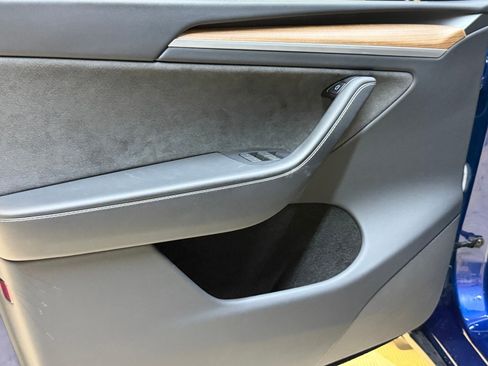 Used 2024 Tesla Model Y Long Range AWD/4WD image 14