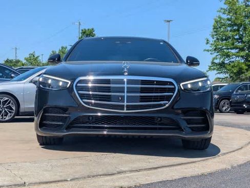 Used 2023 Mercedes-Benz S 500 4MATIC w/ AMG Line image 4