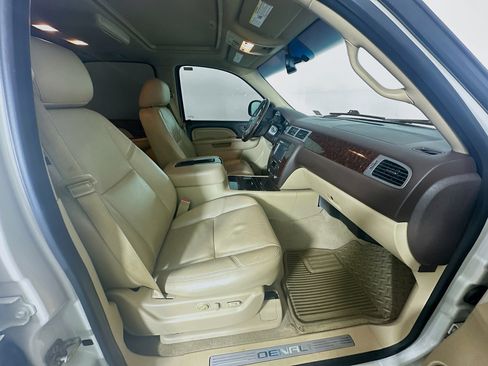 Used 2013 GMC Yukon Denali RWD image 35