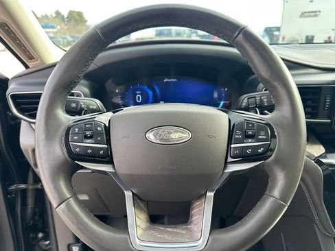 Used 2021 Ford Explorer Platinum w/ Equipment Group 601A image 32