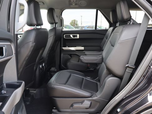 Used 2023 Ford Explorer XLT w/ Equipment Group 202A image 11