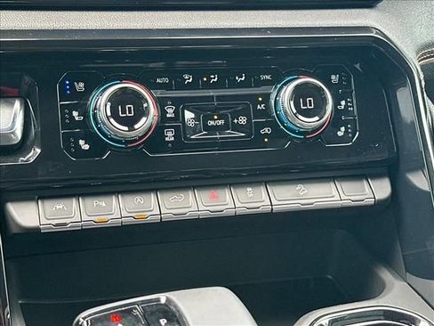 New 2026 GMC Sierra 1500 AT4 w/ AT4 Premium Package AWD/4WD image 36