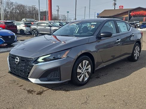 New 2025 Nissan Altima 2.5 S image 3