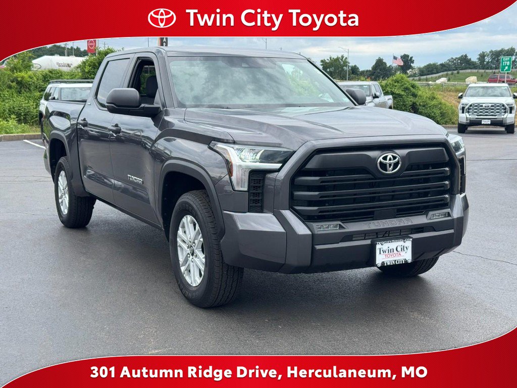 Used 2025 Toyota Tundra SR5 AWD/4WD image 1