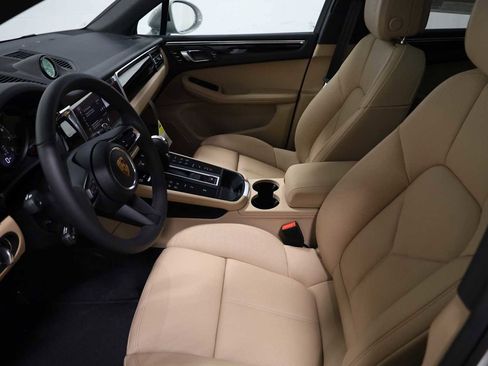 New 2026 Porsche Macan S image 5
