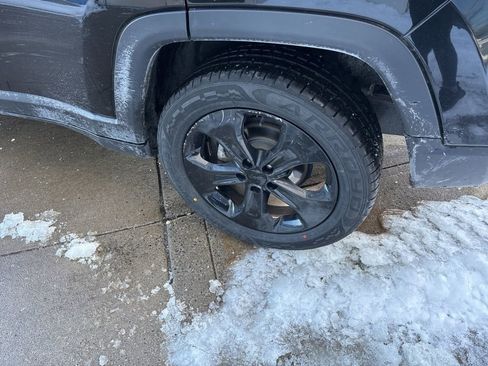 Used 2021 Jeep Compass Latitude image 30