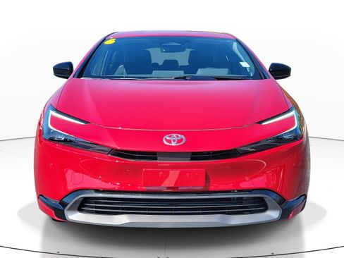 Used 2026 Toyota Prius XLE image 2