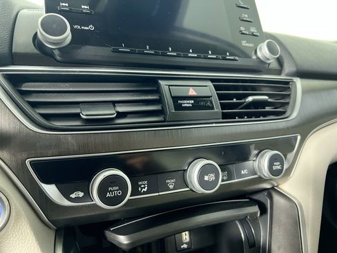 Used 2018 Honda Accord LX image 24
