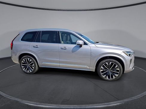 Certified 2026 Volvo XC90 B6 Plus AWD/4WD image 6