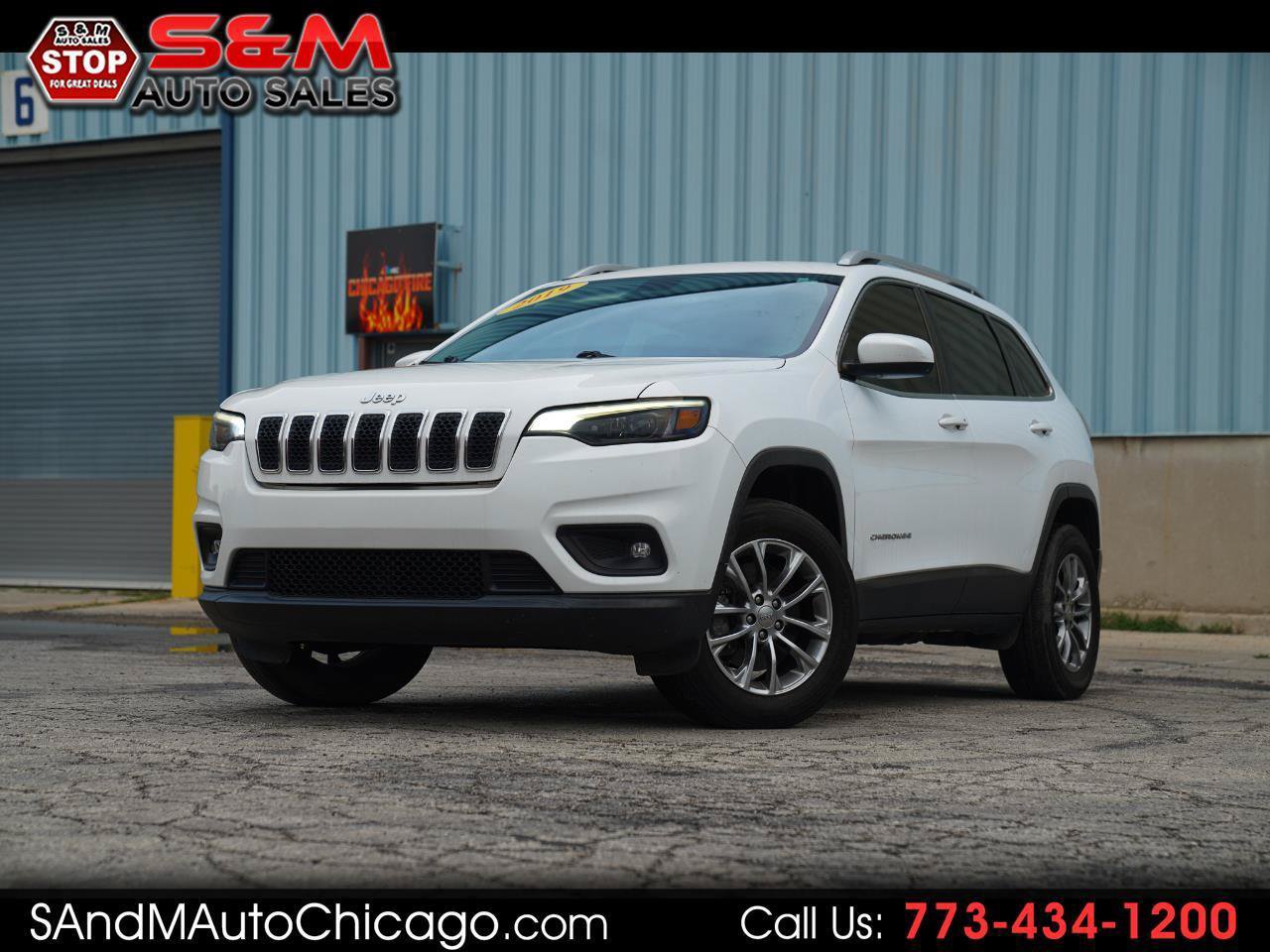 Used 2019 Jeep Cherokee Latitude Plus w/ Cold Weather Group AWD/4WD image 1