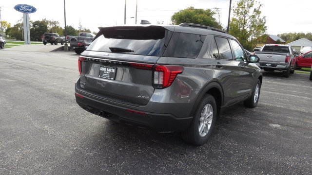 Used 2026 Ford Explorer Active AWD/4WD image 7