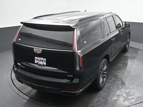 Used 2024 Cadillac Escalade ESV Sport w/ Touring Package image 32