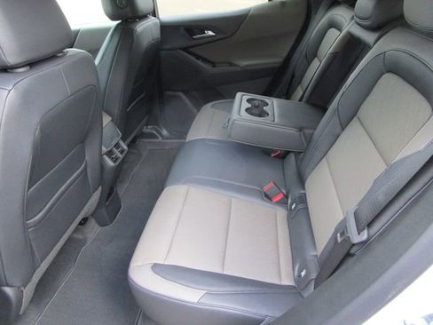 New 2026 Chevrolet Equinox LT w/ Convenience Package II FWD image 17
