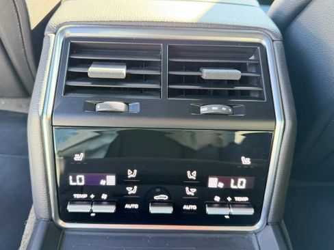 Used 2023 Porsche Panamera 4 Platinum Edition AWD/4WD image 19