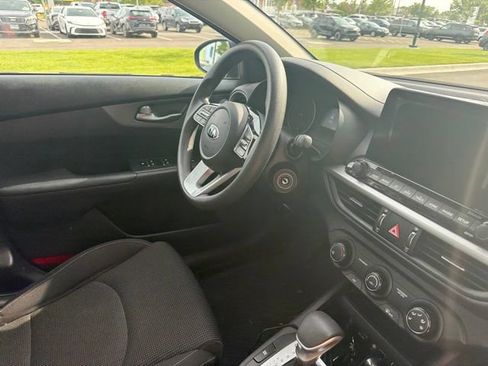 Used 2020 Kia Forte LXS FWD image 12