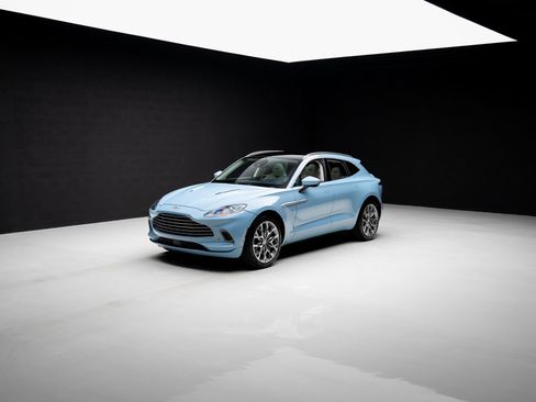 Used 2023 Aston Martin DBX image 81