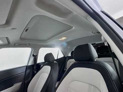 Certified 2025 Hyundai Venue SEL image 14