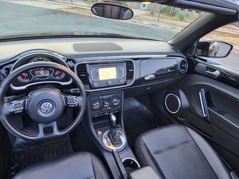 Used 2013 Volkswagen Beetle 2.5 FWD image 18