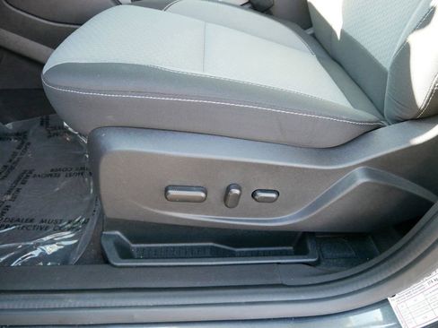 Used 2017 Ford C-MAX SE image 8