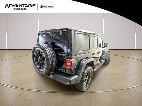 Used 2023 Jeep Wrangler Unlimited Sahara w/ Cold Weather Group AWD/4WD image 7