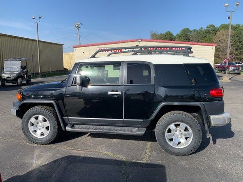 Used 2007 Toyota FJ Cruiser 4WD image 1