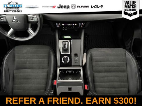 Used 2024 Mitsubishi Outlander SE image 28