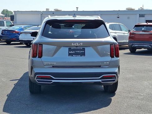 Certified 2023 Kia Sorento EX AWD/4WD image 5