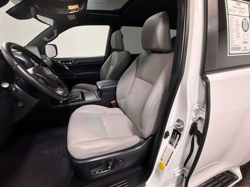 Used 2023 Lexus GX 460 image 12