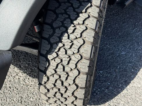 Used 2024 Ford Bronco Black Diamond image 16