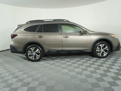 Used 2022 Subaru Outback Limited image 8