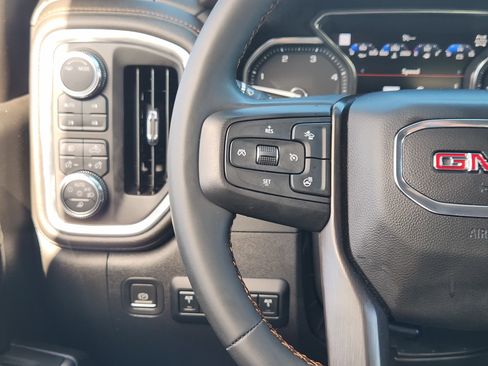Used 2023 GMC Sierra 2500 AT4 w/ AT4 Premium Plus Package AWD/4WD image 29