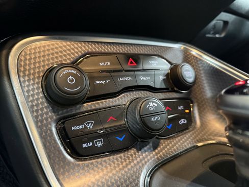 Used 2018 Dodge Challenger SRT Hellcat image 13