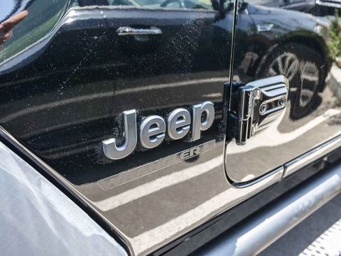 Used 2025 Jeep Wrangler Unlimited Sport AWD/4WD image 9