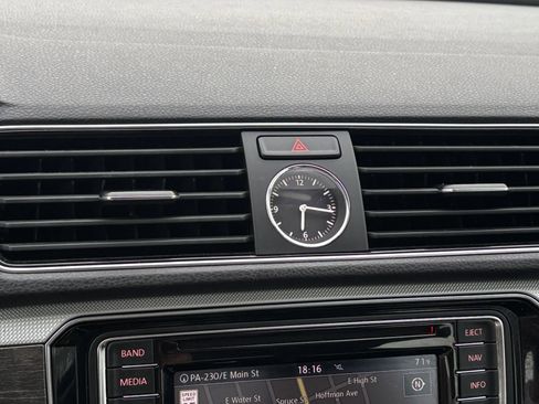 Used 2017 Volkswagen Passat 1.8T SEL Premium image 21