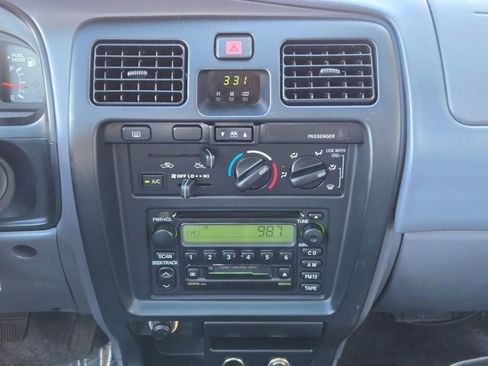 Used 2000 Toyota 4Runner SR5 image 28