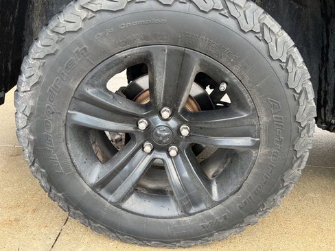 Used 2017 RAM 1500 Sport w/ Black Ram 1500 Sport Group image 8