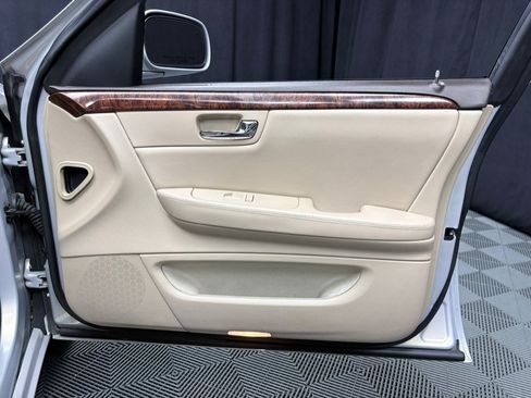Used 2007 Cadillac DTS w/ Trunk Convenience Package FWD image 23