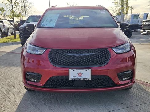 New 2026 Chrysler Pacifica Select w/ S Appearance Package FWD image 4