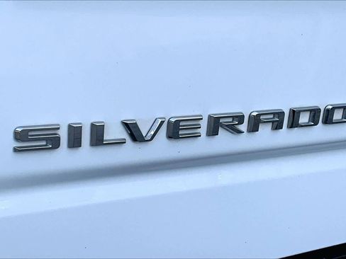 Used 2023 Chevrolet Silverado 1500 Custom image 9