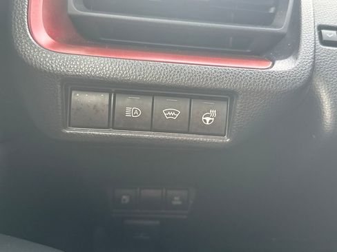 Used 2024 Toyota Prius Prime SE image 30