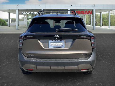 New 2026 Nissan Kicks SV w/ Cold Weather Package image 4