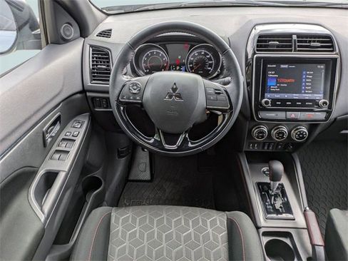 Used 2024 Mitsubishi Outlander Sport AWD image 17