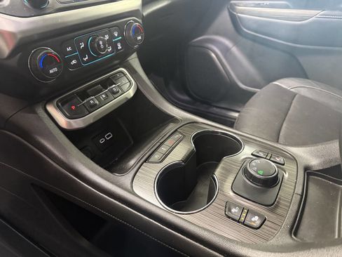 Used 2020 GMC Acadia SLT AWD/4WD image 22